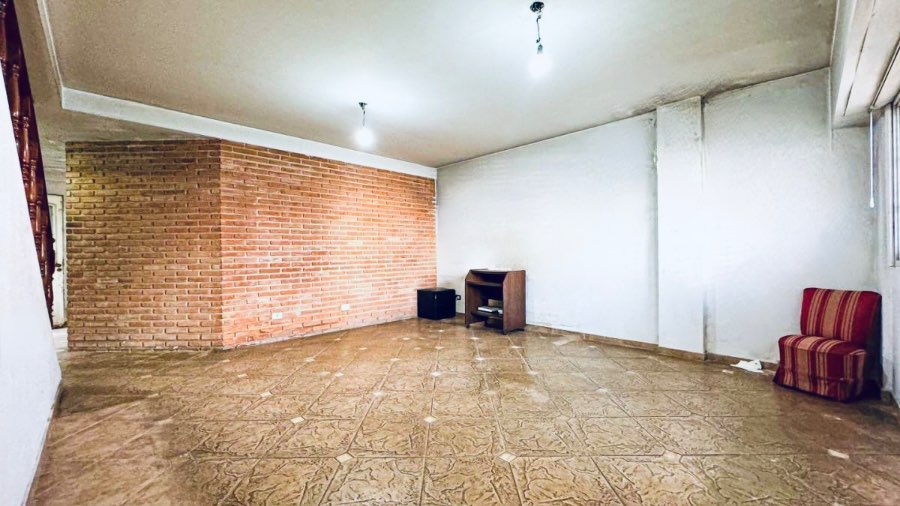 Casa en Venta en Villa Devoto, · dueño directo · 2 dorm · cochera · 220 m² de lote - Imagen 4