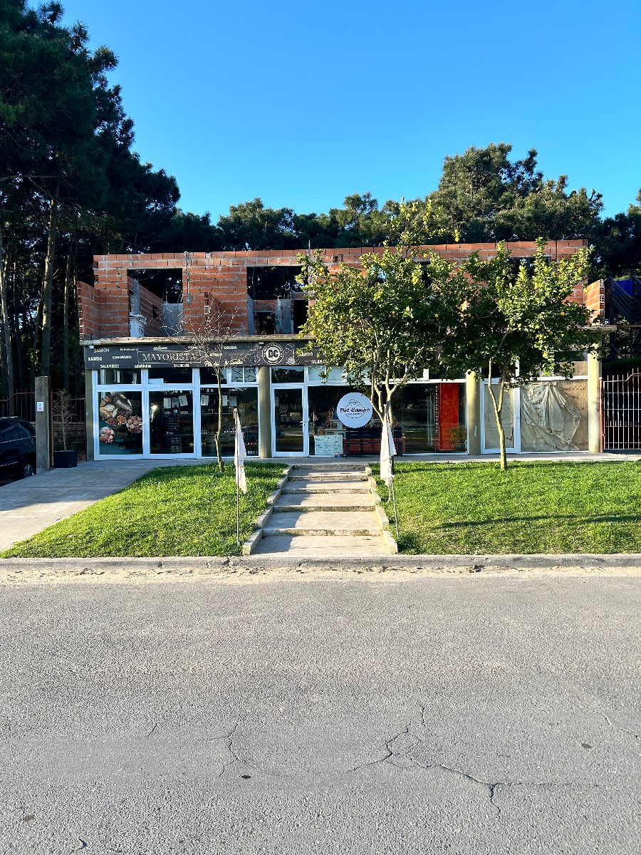Excelente Casa en Pinamar en Venta · dueño directo · cochera - Imagen 2