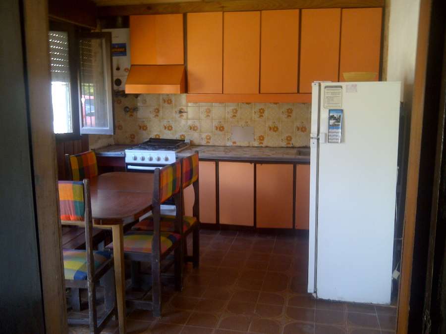 VILLA GESEll 40mts del mar - Imagen 2