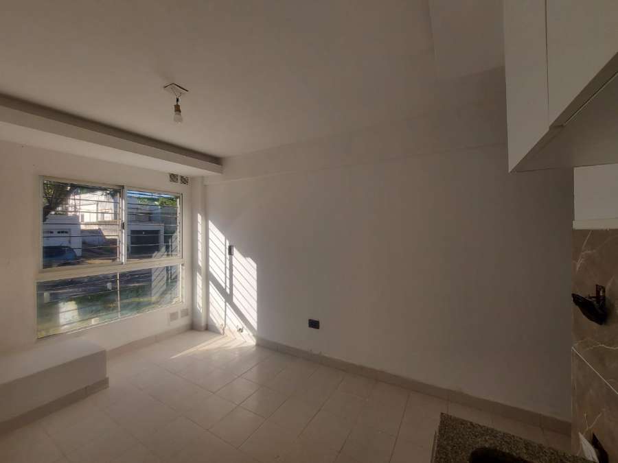 Casa en Alquiler en Paraná, · dueño directo · 1 dorm · 2 ambientes · 23 m² de lote - Imagen 1