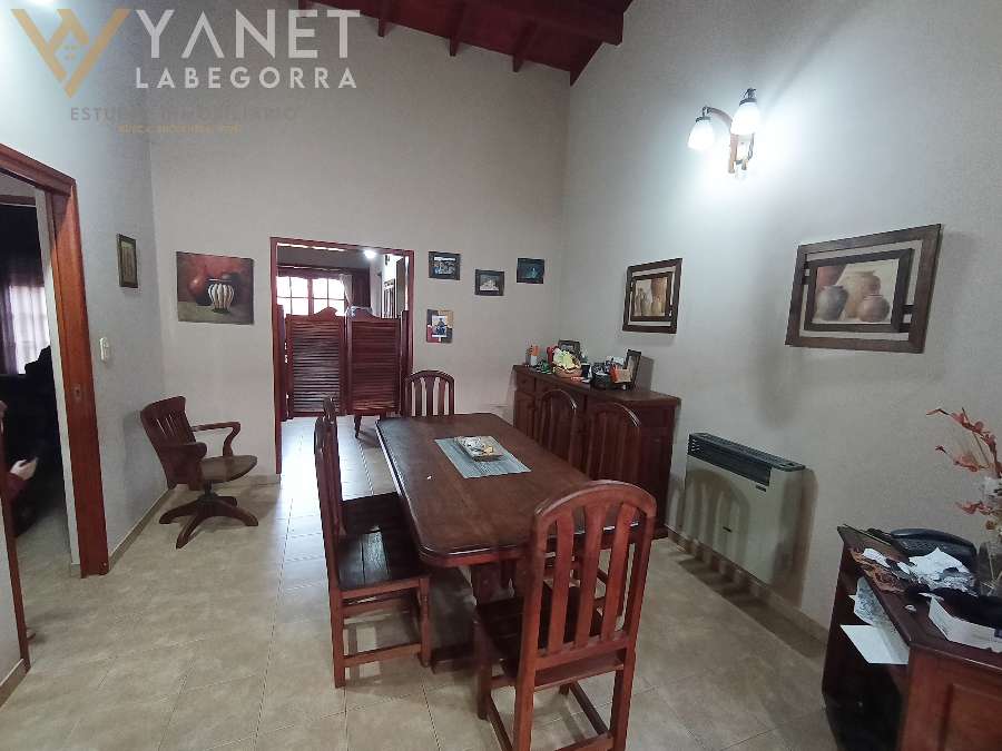 CHALET EN VENTA SOBRE AVENIDA - Imagen 5