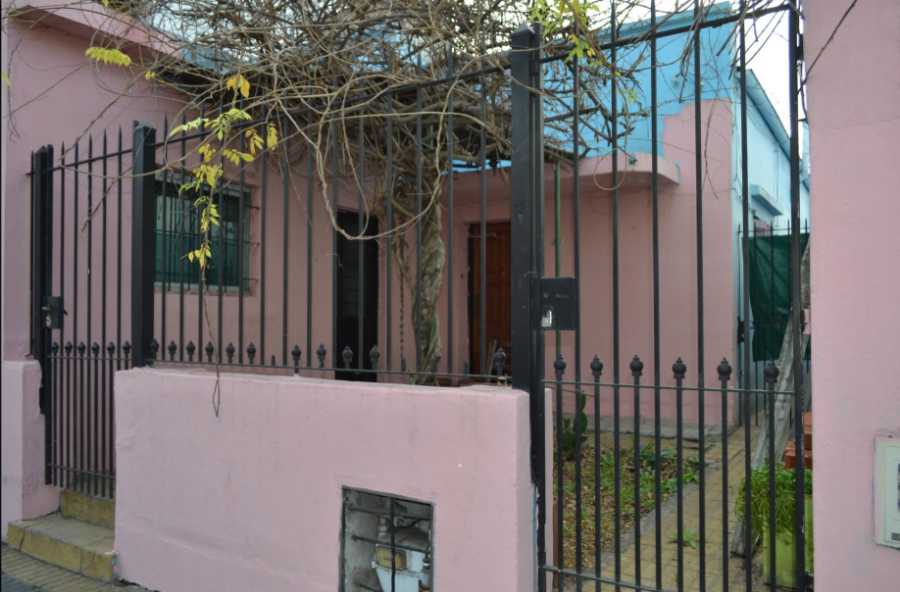 Casa en Venta en Lomas de Zamora con · dueño directo · 3 dorm · 3 ambientes · 350 m² de lote - Imagen 1