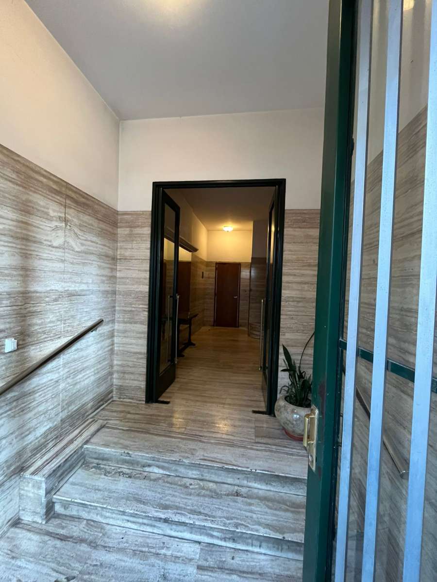 Semipiso En Alquiler. Amplio Luminoso Excelente Ubicacion Y Estado - Departamento en Alquiler en Santa Fe con 2 dorm., 5 amb. y 200 m2 cubiertos - imagen 13