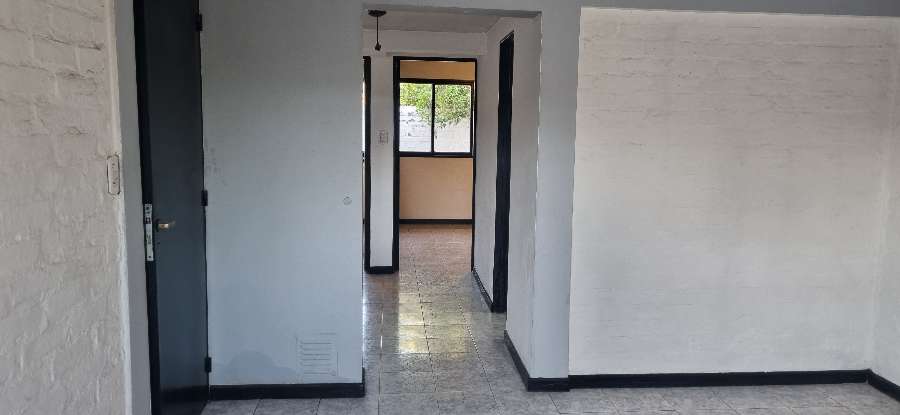 Local en Alquiler en Villa Nueva con · barrio privado · dueño directo · 2 dorm · 150 m² de lote - Imagen 2