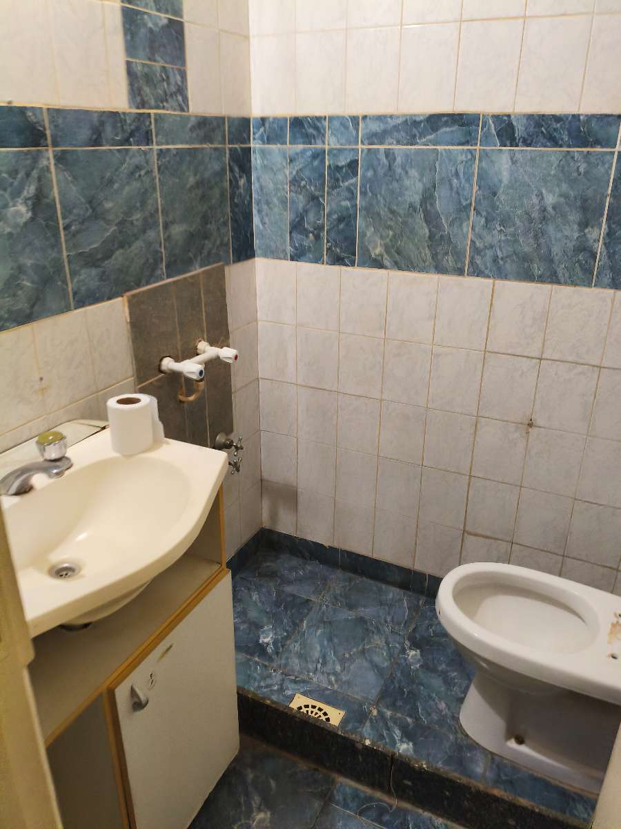 Ph tipo casa 2 1/2 Amb frente Apto vivienda. Oficina profesional. - Imagen 5