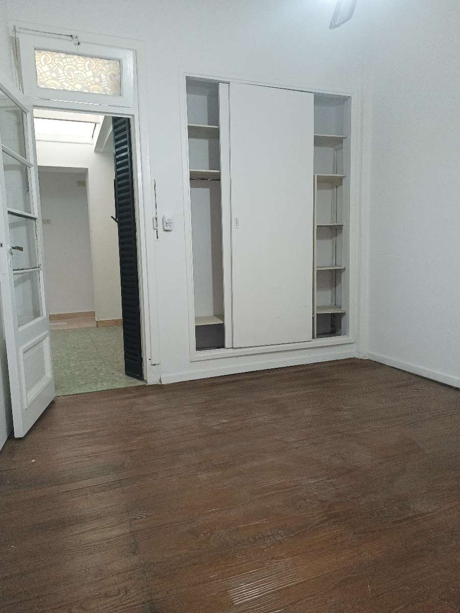 En Parque Chacabuco, Casa en Venta · dueño directo · 2 dorm · 3 ambientes · 75 m² de lote - Imagen 3