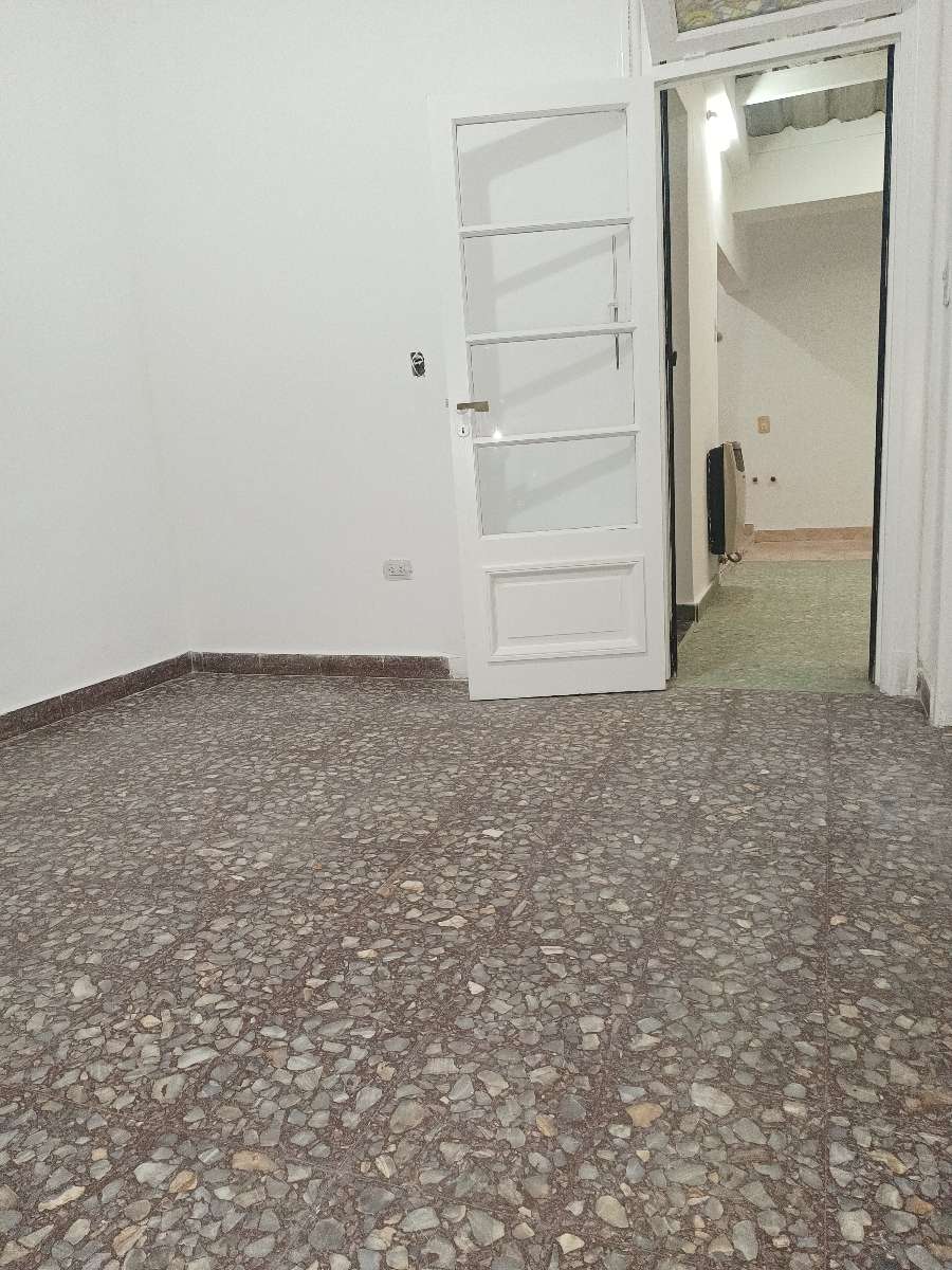 En Parque Chacabuco, Casa en Venta · dueño directo · 2 dorm · 3 ambientes · 75 m² de lote - Imagen 4