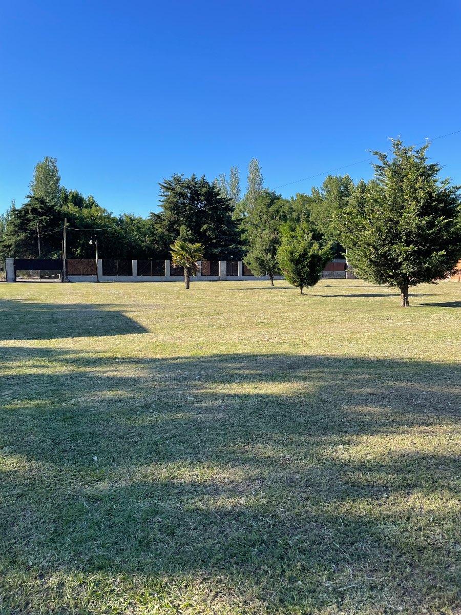 Venta casa quinta en barrio residencial - Imagen 2
