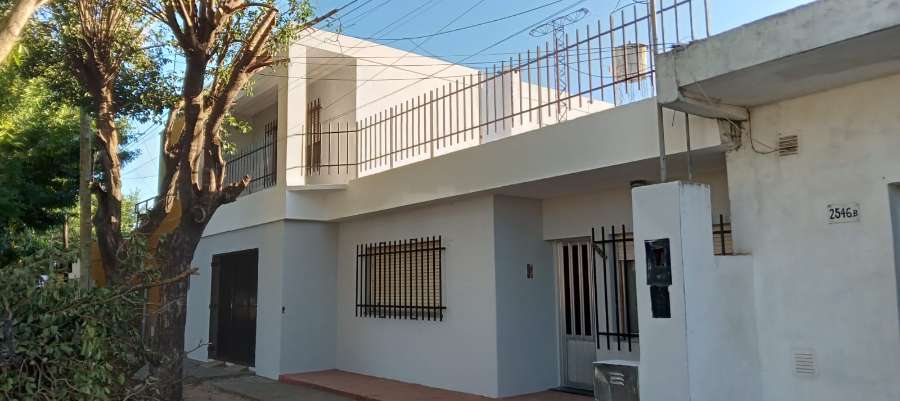 Casa en Villa Constitucion para en Venta · dueño directo · 4 o más dorm · cochera · 317 m² de lote - Imagen 3