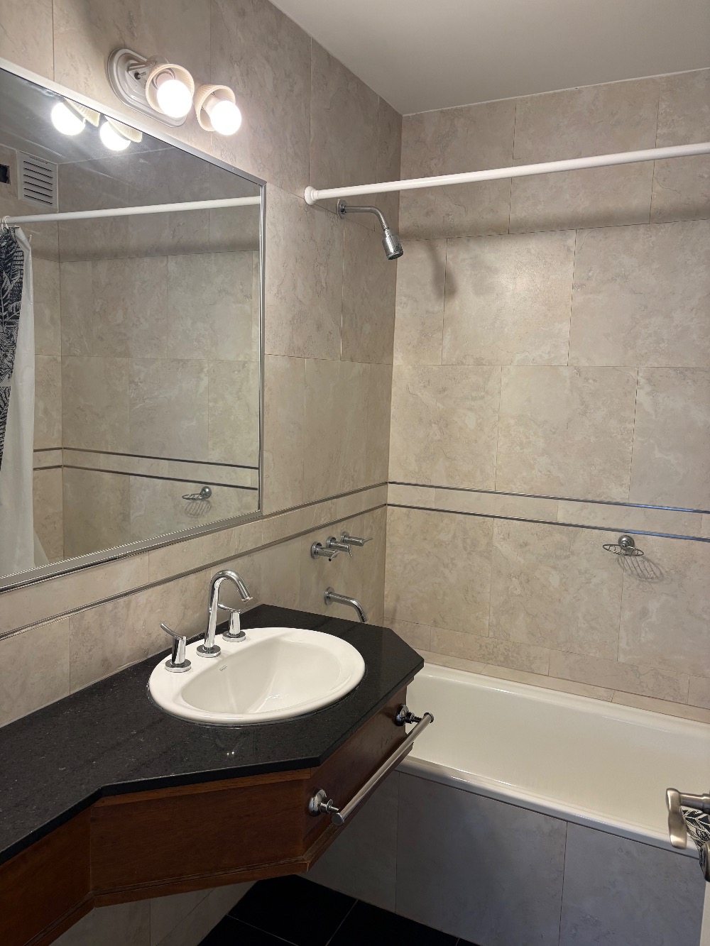Terreno en Godoy Cruz para en Alquiler · 110 m² de lote · barrio con seguridad · dueño directo · 1 dorm - Imagen 4