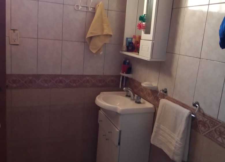En Loncopue, Casa en Venta · dueño directo · 2 dorm · cochera · 256 m² de lote - Imagen 2