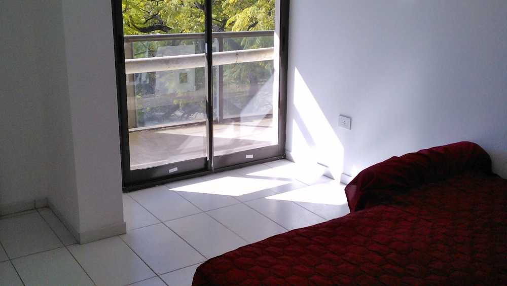 Departamento un dormitorio en Córdoba Capital, Barrio General Paz con balcón frente Plaza - Imagen 4