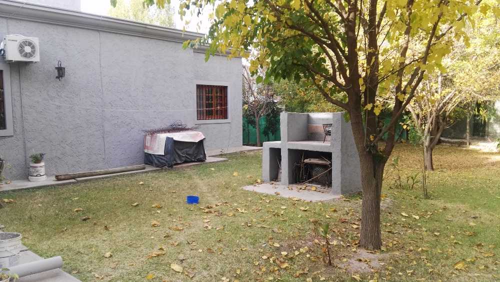 Casa en Venta en Chacras de Coria · dueño directo · 3 dorm · 6 ambientes · 990 m² de lote - Imagen 2