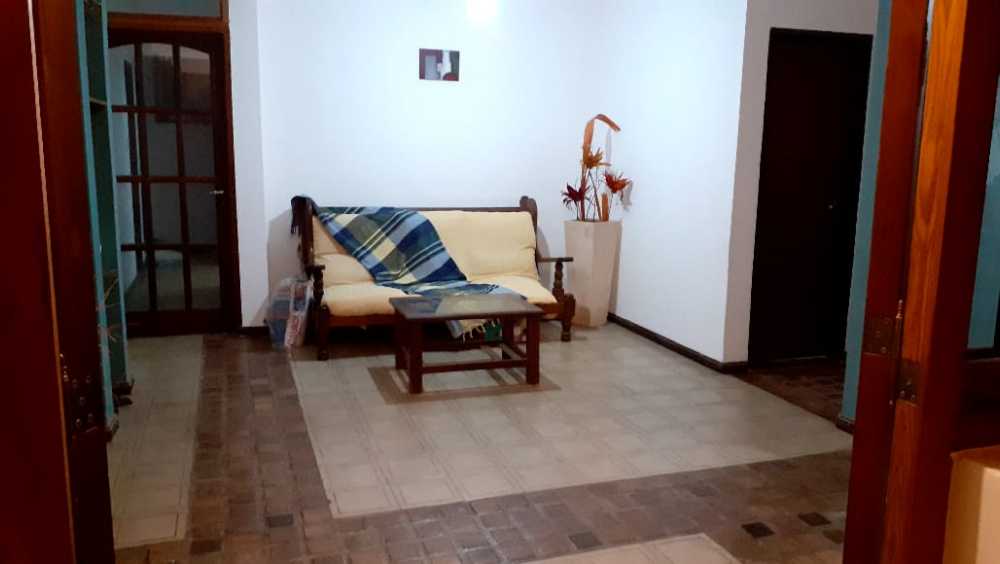 Vendo Casa - Casa en Venta en Córdoba con 3 dorm., 6 amb., 140 m2 cubiertos y 275 m2 totales - imagen 3