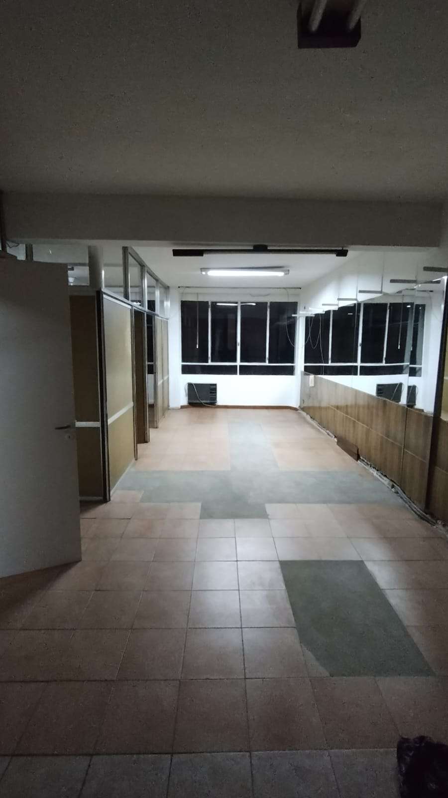Oficina en alquiler en Barrio Monserrat con 4 ambientes - Imagen 1