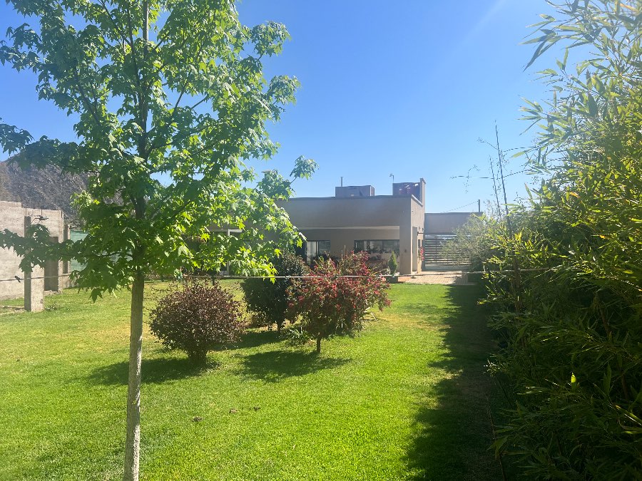 Casa En Venta - Casa en Venta en La Rioja con 3 dorm., 250 m2 cubiertos y 1.200 m2 totales - imagen 9