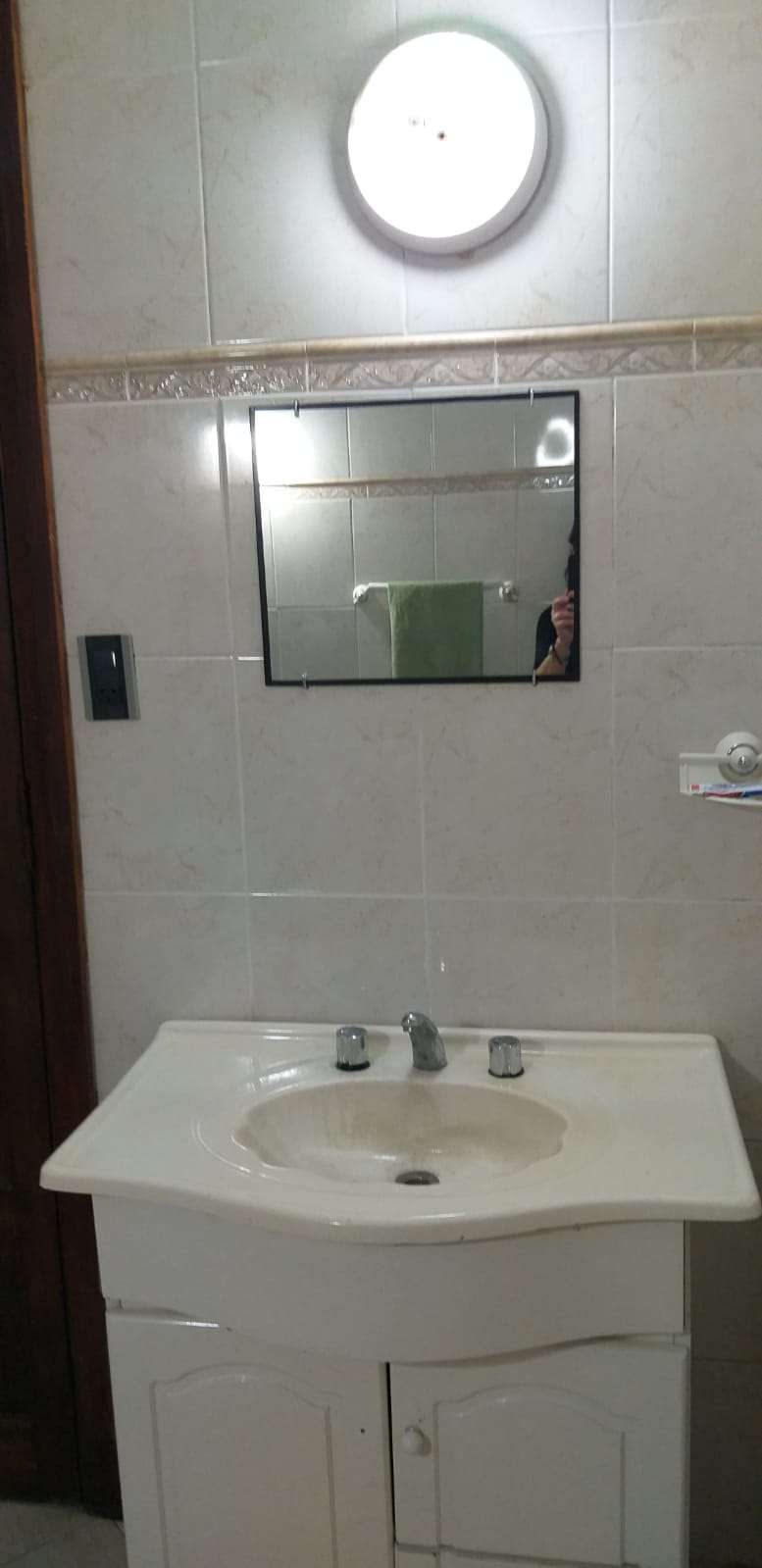 Casa Y Local Comercial En Venta Exelente Ubicacion - Casa en Venta en Necochea con 3 dorm., 220 m2 cubiertos y 400 m2 totales - imagen 6
