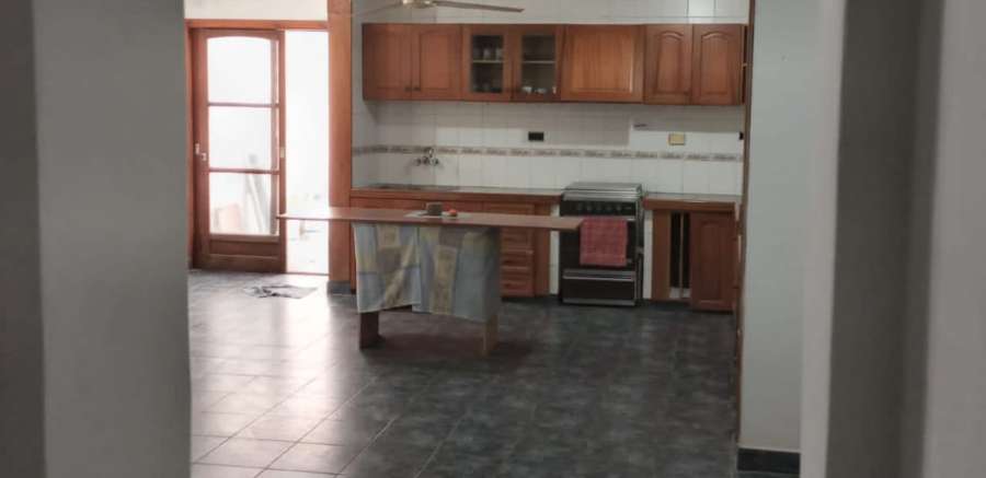 Casa Y Local Comercial En Venta Exelente Ubicacion - Casa en Venta en Necochea con 3 dorm., 220 m2 cubiertos y 400 m2 totales - imagen 12