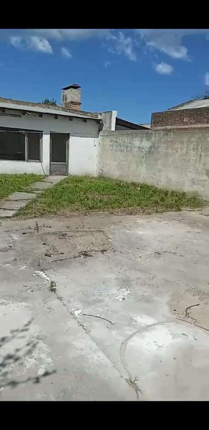Casa Y Local Comercial En Venta Exelente Ubicacion - Casa en Venta en Necochea con 3 dorm., 220 m2 cubiertos y 400 m2 totales - imagen 14