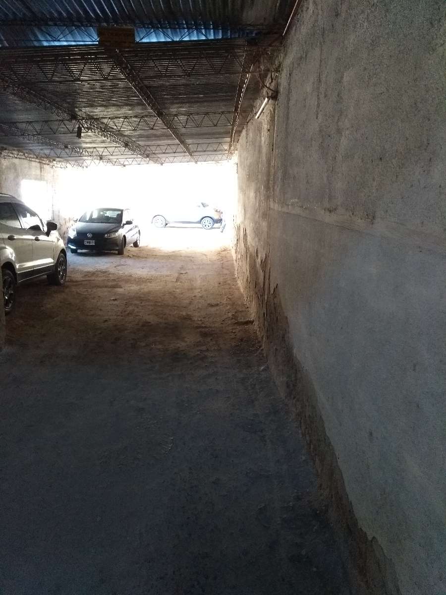 Casa única en San Luis en Venta · dueño directo · 2 dorm · 3 cocheras · 688 m² de lote - Imagen 3