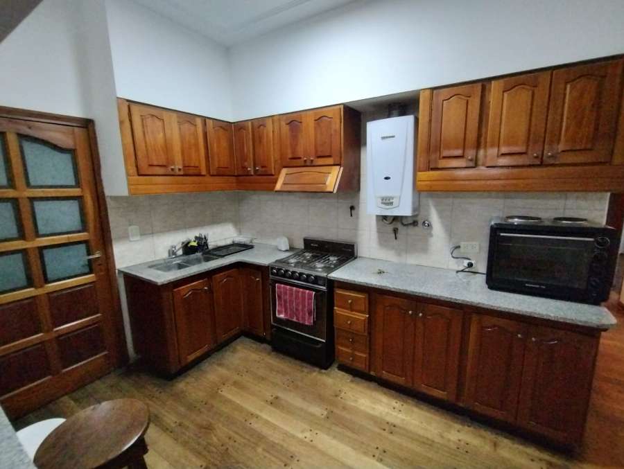 Oportunidad: Casa en Venta en Río Cuarto · dueño directo · 3 dorm · 2 cocheras · 300 m² de lote - Imagen 2