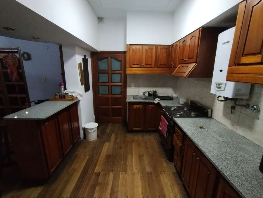 Oportunidad: Casa en Venta en Río Cuarto · dueño directo · 3 dorm · 2 cocheras · 300 m² de lote - Imagen 4
