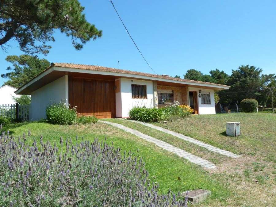 Av. 4 y Paseo144b, Villa Gesell