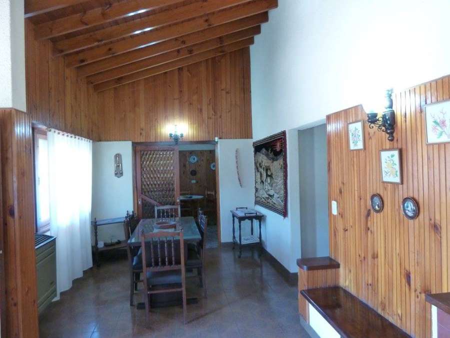 Excelente Chalet En Venta A 4 Cuadras De La Playa - Casa en Venta en Villa Gesell con 2 dorm., 3 amb., 125 m2 cubiertos y 684 m2 totales - imagen 5
