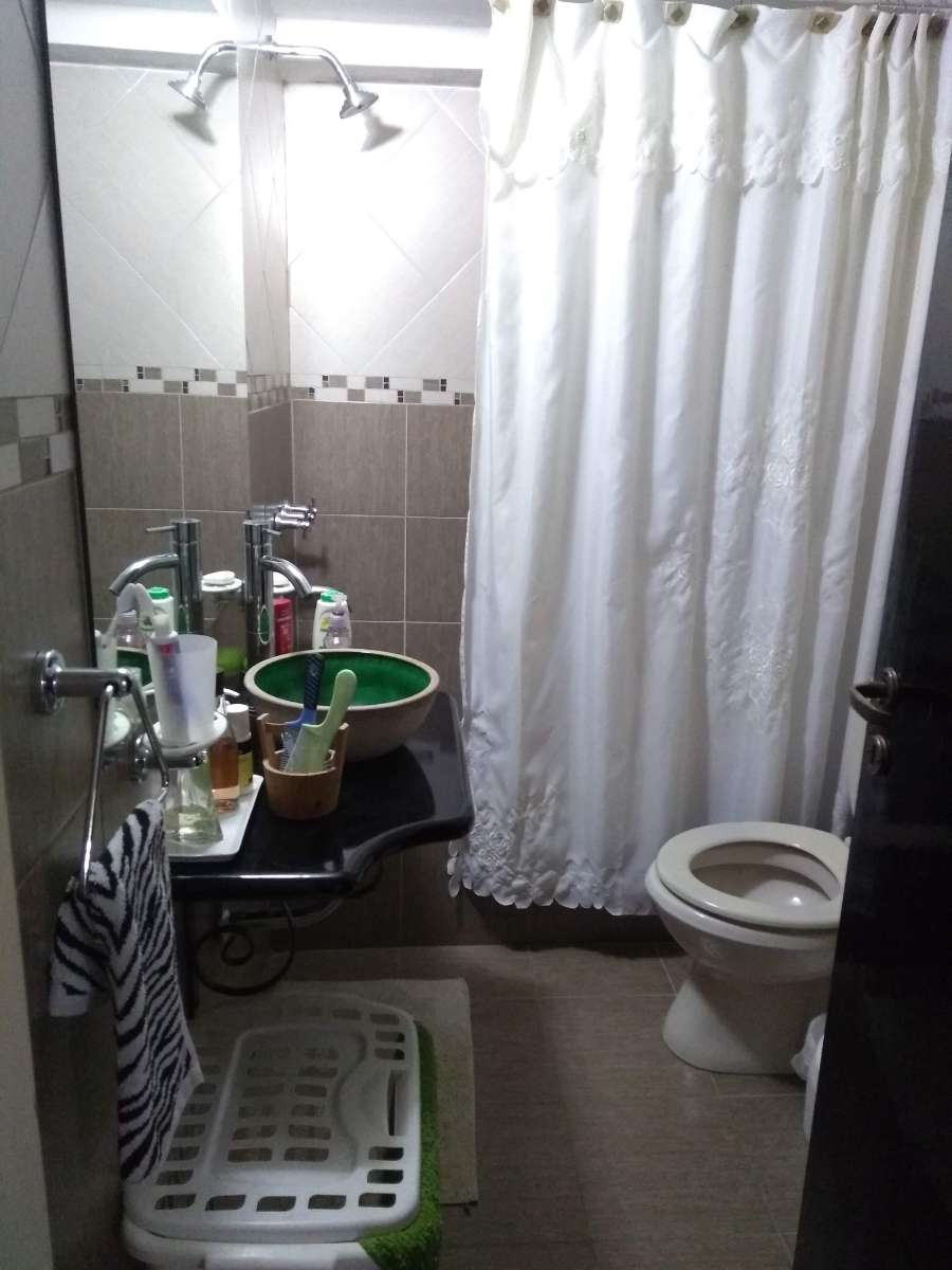 Vendo Ph Con Terraza - Casa en Venta en Avellaneda con 2 dorm., 3 amb. y 65 m2 cubiertos - imagen 2