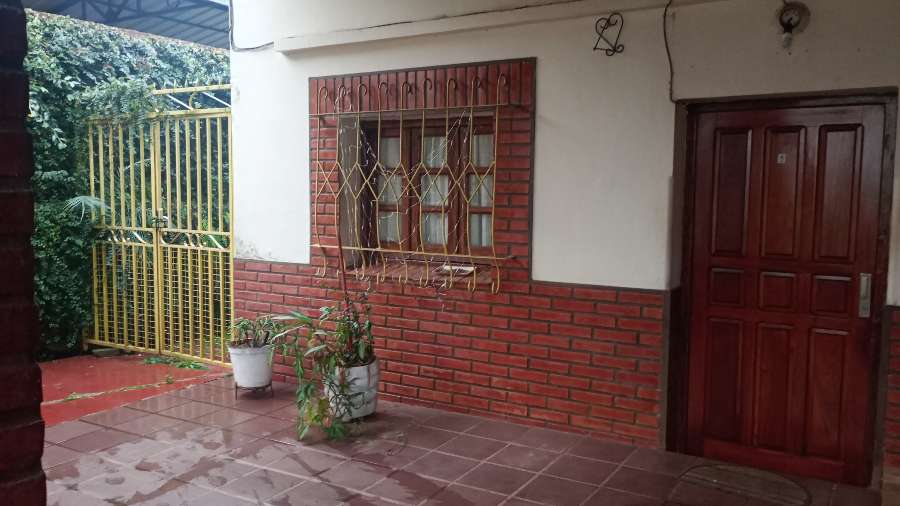 Casa en Posadas: en Venta · dueño directo · 3 dorm · cochera · 320 m² de lote - Imagen 2