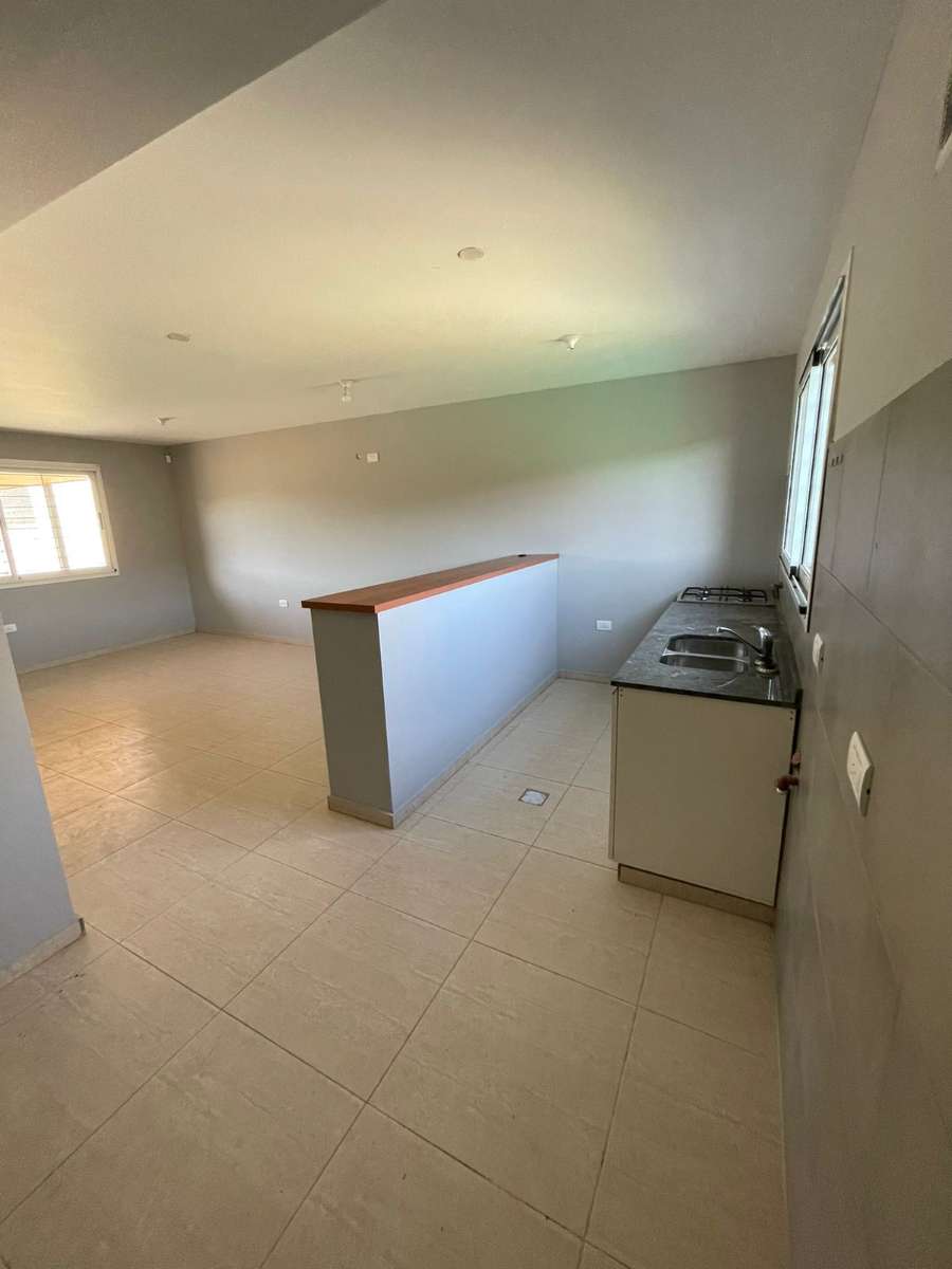 Excelente Duplex - Departamento en Alquiler en La Calera con 2 dorm. y 4 amb. - imagen 3