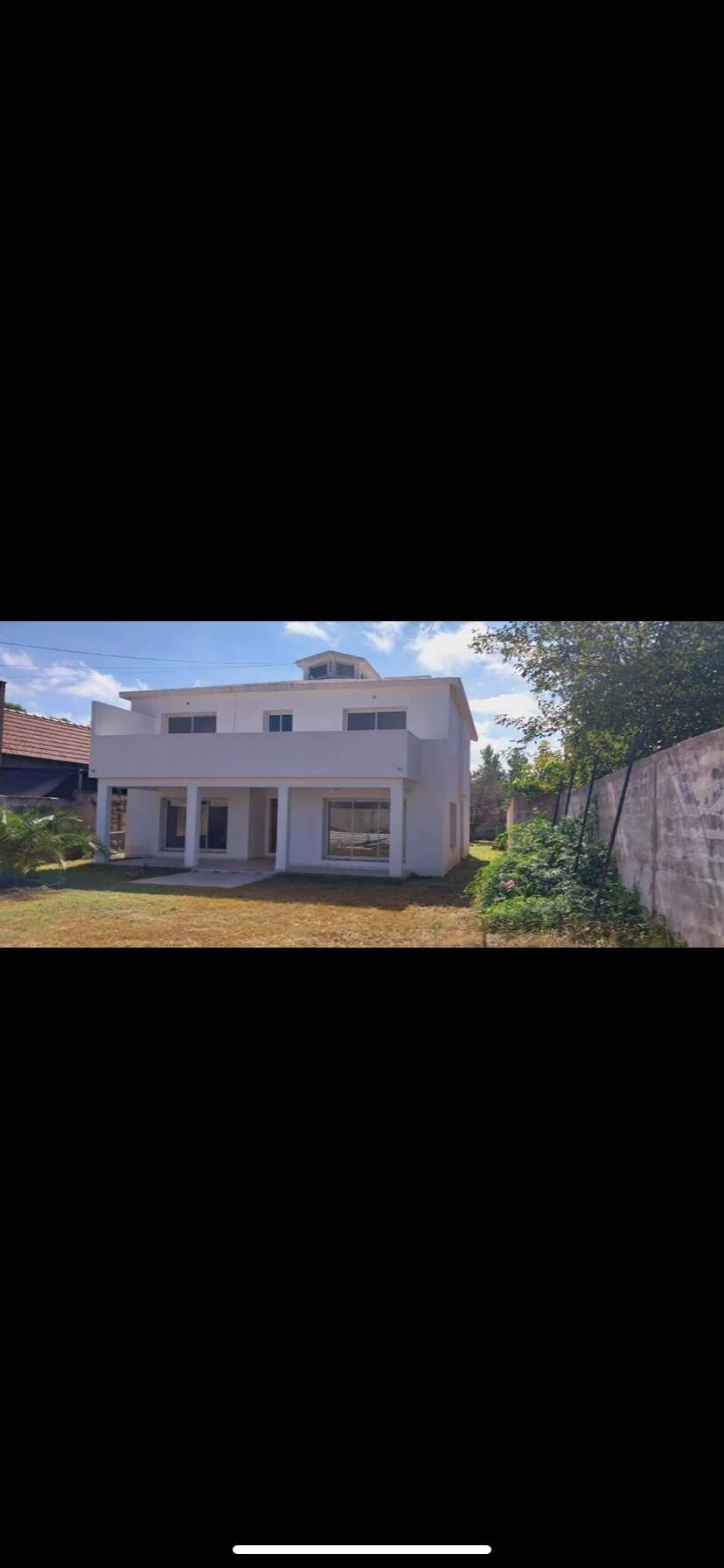 Casa disponible para la en Venta en Córdoba · dueño directo · 4 o más dorm · 6 ambientes · 763 m² de lote - Imagen 2