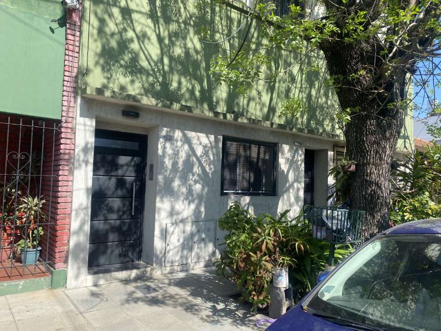 Venta De Ph 3 Ambientes En Pieyro, Avellaneda - Casa en Venta en Avellaneda con 2 dorm., 3 amb., 74 m2 cubiertos y 74 m2 totales - imagen 2