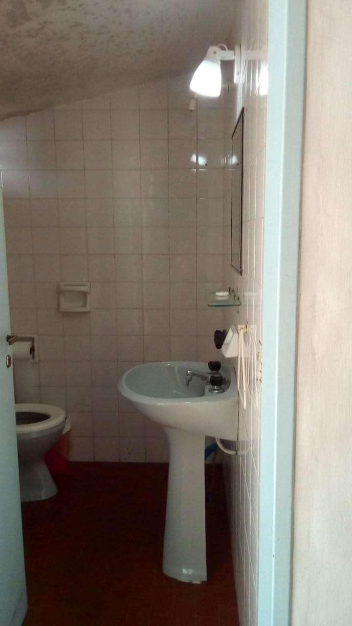 Vendo Amplia Casa. Vivienda.profesional.comercial. - Casa en Venta en Wilde con 3 dorm., 4 amb., 144 m2 cubiertos y 130 m2 totales - imagen 6