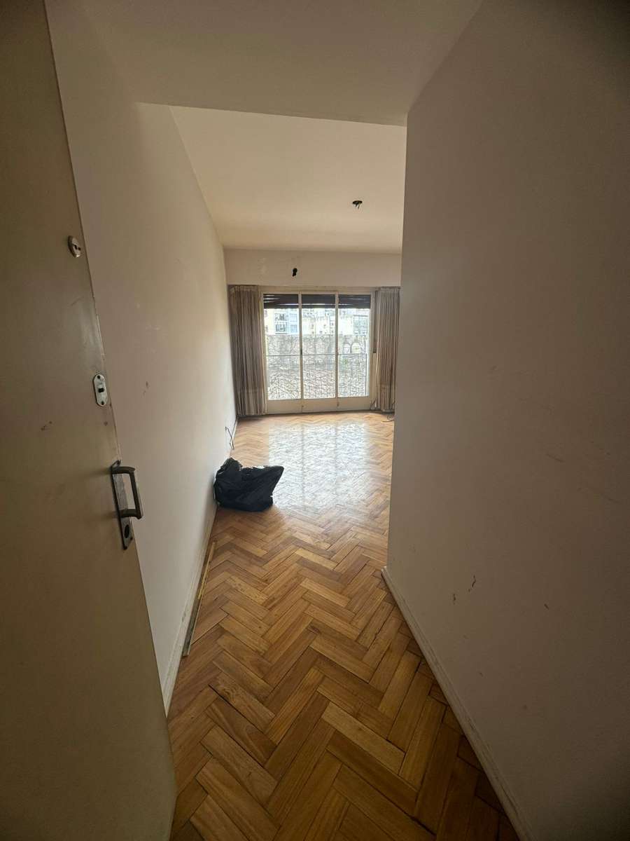 2 amb en venta excelente ubicación con bal con 37 m2 luminoso - Imagen 1