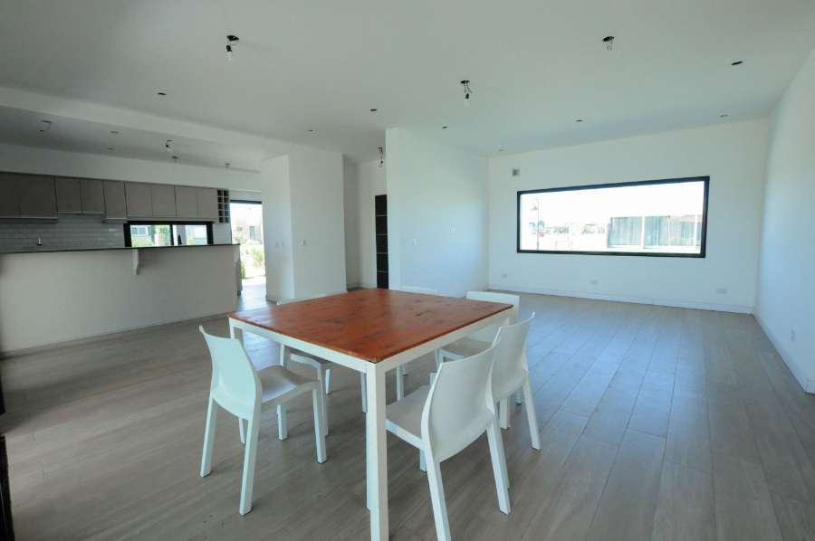 Venta De Casa 4 Ambientes Horizontes Al Sur - Corredor Verde - Canning - Casa en Venta en Canning con 3 dorm., 4 amb., 192 m2 cubiertos y 650 m2 totales - imagen 8