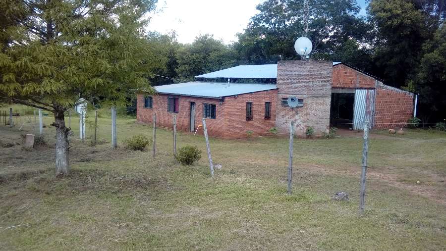Hermosa Casa C/ 1 Hectarea Cerro Azul En R 14 - Casa en Venta en Obera con 2 dorm., 3 amb., 200 m2 cubiertos y 10.000 m2 totales - imagen 7