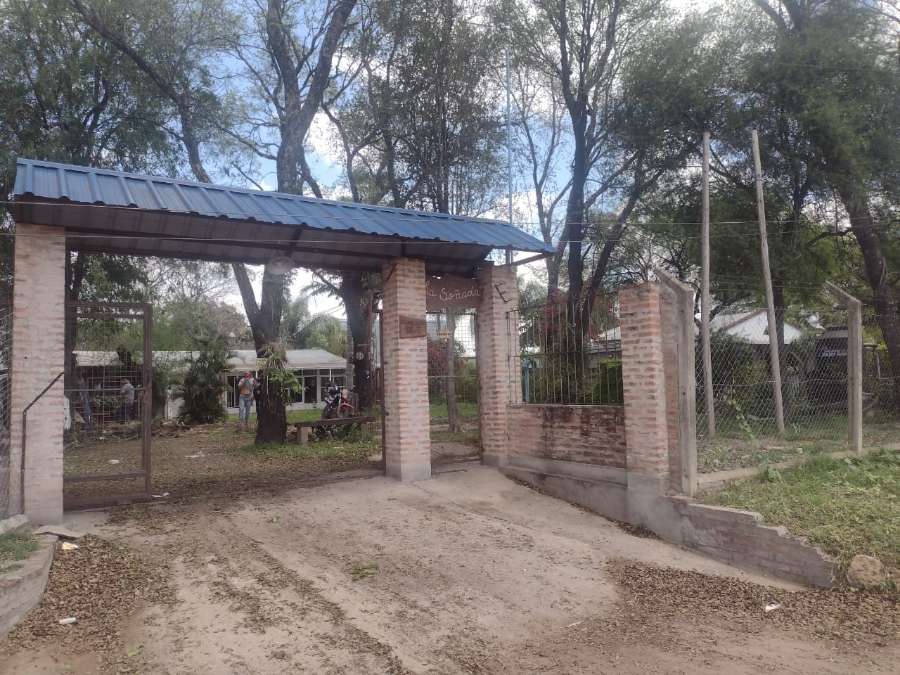 Casa Con Quincho - Casa en Alquiler en Resistencia con 2 dorm., 4 amb. y 1.800 m2 totales - imagen 2