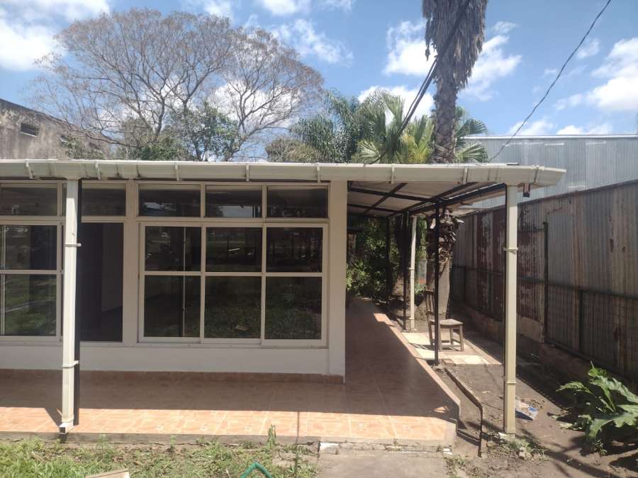 Casa Con Quincho - Casa en Alquiler en Resistencia con 2 dorm., 4 amb. y 1.800 m2 totales - imagen 4