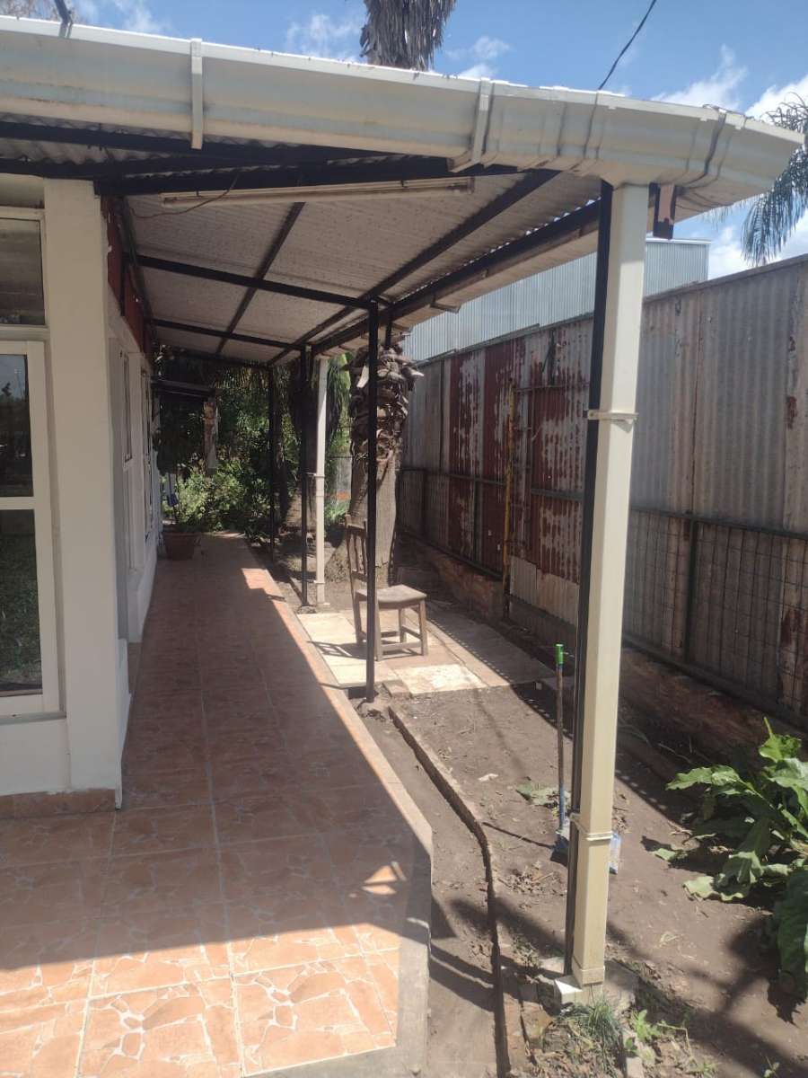 Casa Con Quincho - Casa en Alquiler en Resistencia con 2 dorm., 4 amb. y 1.800 m2 totales - imagen 9