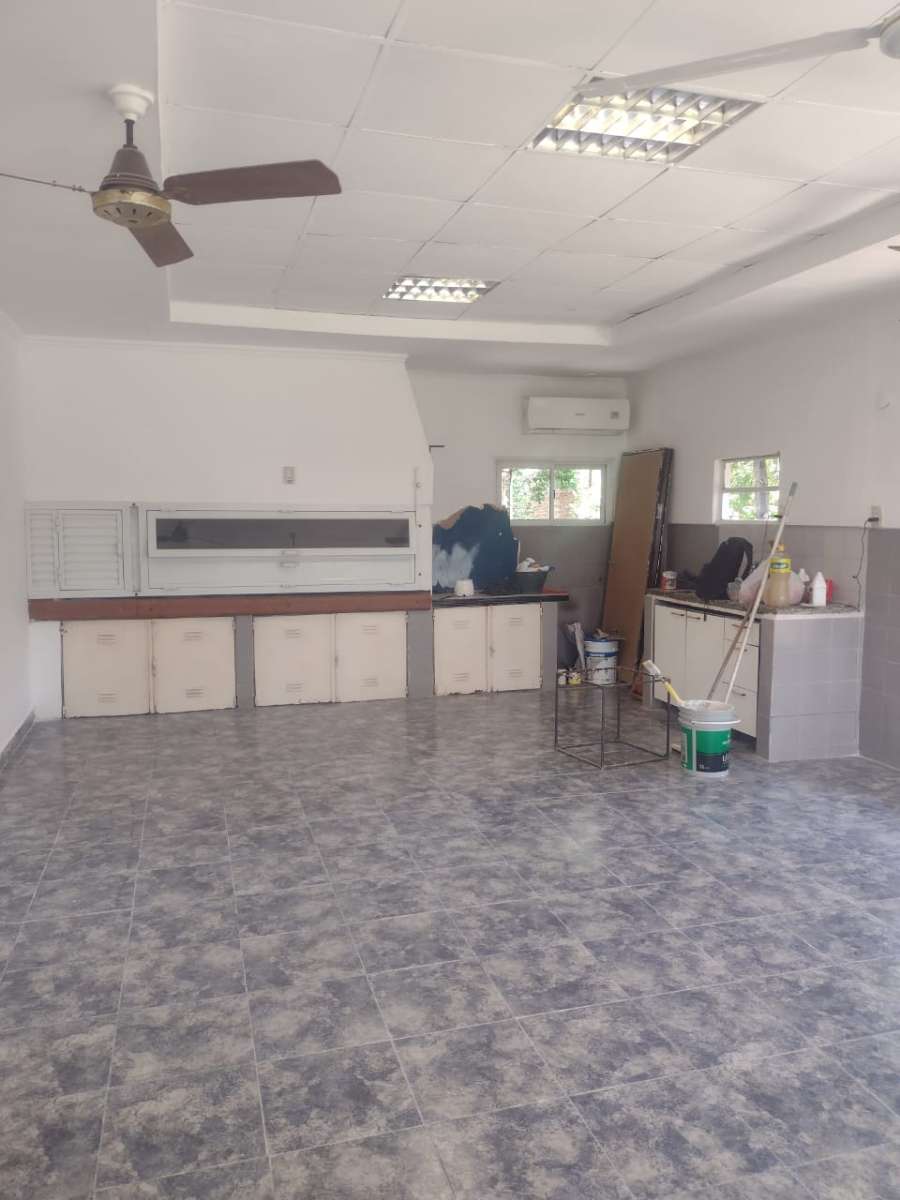Casa Con Quincho - Casa en Alquiler en Resistencia con 2 dorm., 4 amb. y 1.800 m2 totales - imagen 11