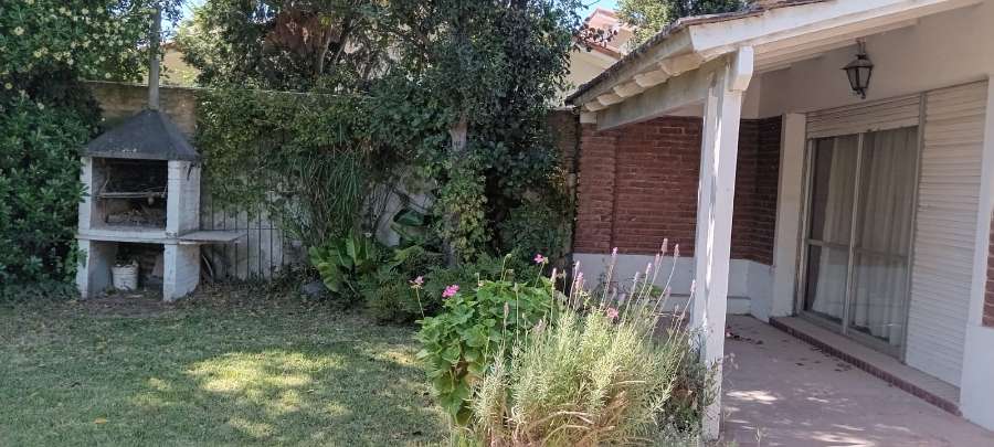 Casa en Venta en Necochea, · dueño directo · 3 dorm · cochera · 300 m² de lote - Imagen 3