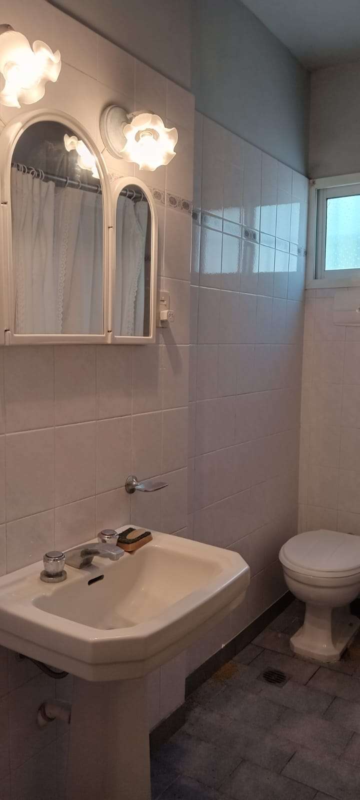 Dueo Vende Casa En Necochea Zona Parque - Casa en Venta en Necochea con 3 dorm., 4 amb., 100 m2 cubiertos y 300 m2 totales - imagen 9