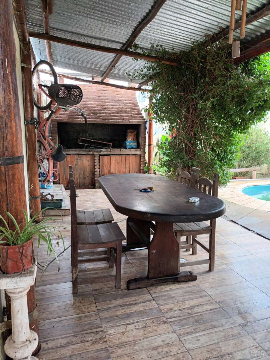 Vendo Casona En Timbues - Casa en Venta en Oliveros con 4 dorm., 6 amb., 200 m2 cubiertos y 300 m2 totales - imagen 12