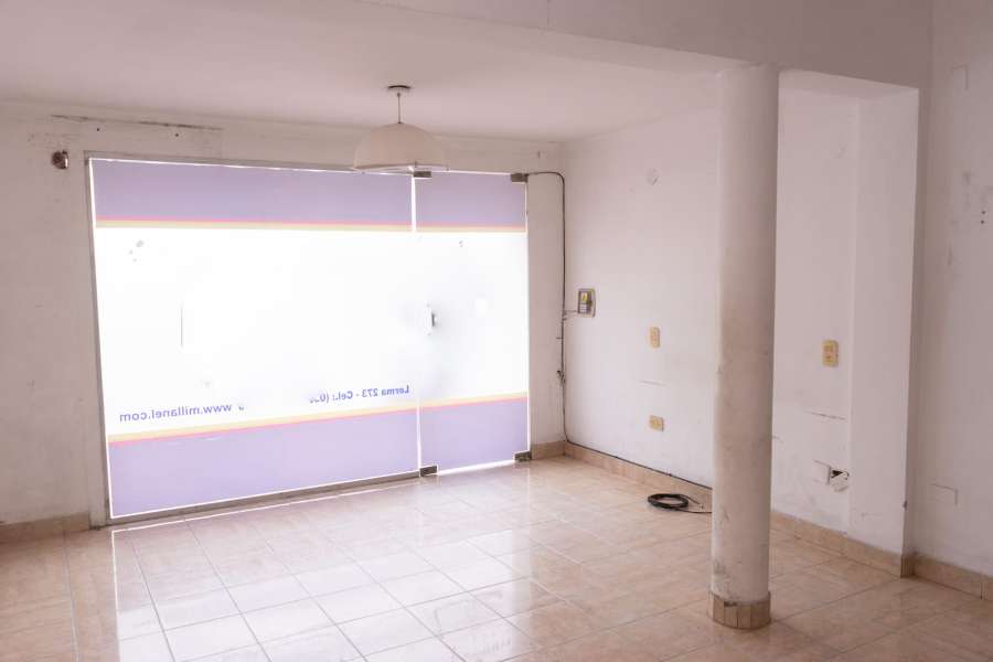 Dueo Vende Casa C/local Comercial Microcentro De Salta - Casa en Venta en Salta con 4 dorm., 6 amb., 200 m2 cubiertos y 225 m2 totales - imagen 2