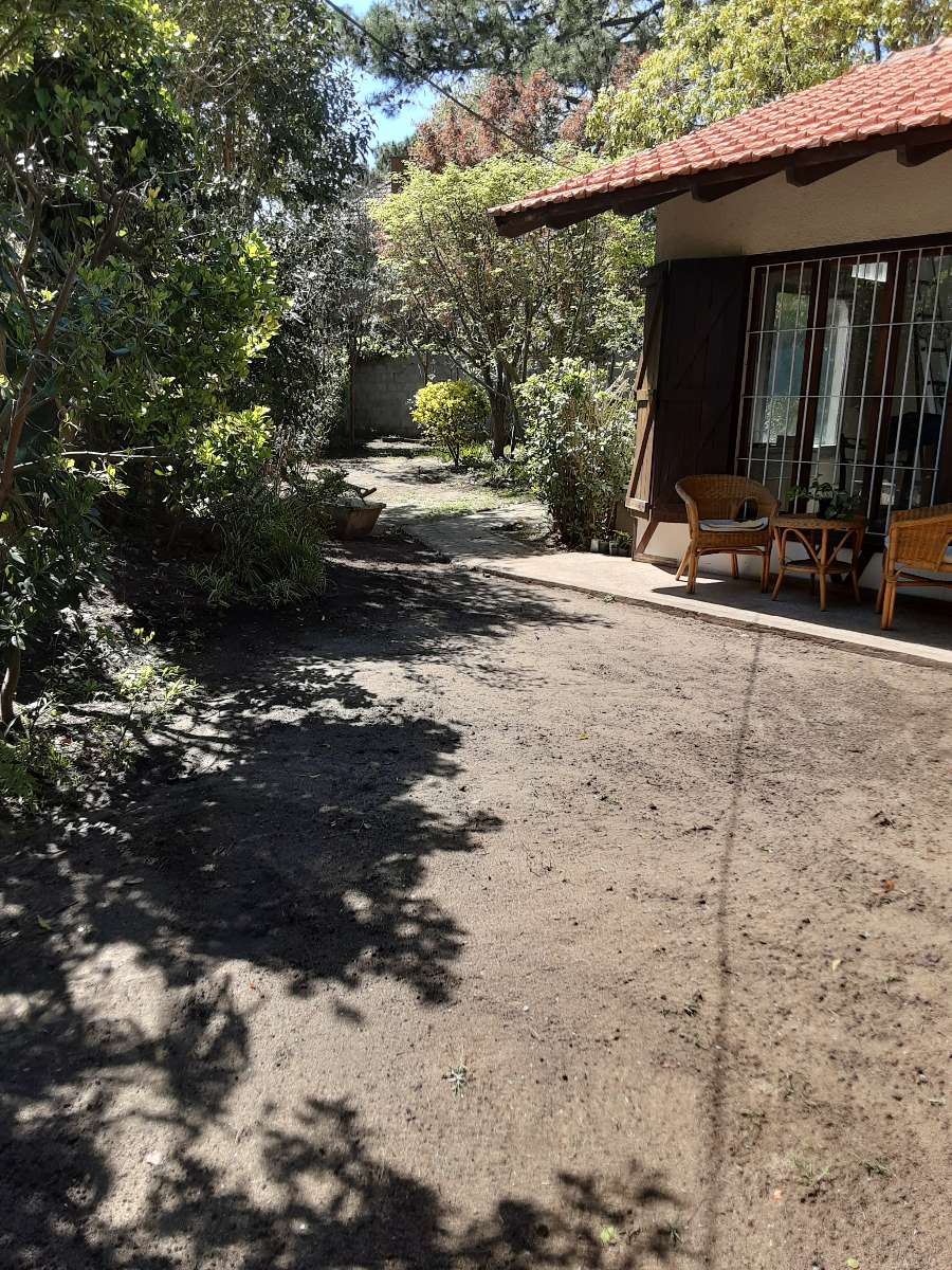 Entorno De Bosque En Zona Residencial - Casa en Venta en Villa Gesell con 3 dorm., 4 amb., 85 m2 cubiertos y 503 m2 totales - imagen 6