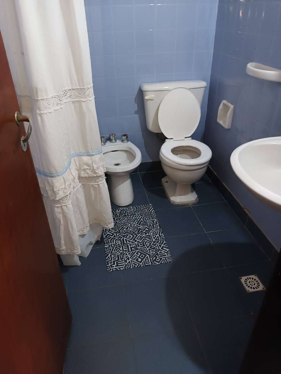 Entorno De Bosque En Zona Residencial - Casa en Venta en Villa Gesell con 3 dorm., 4 amb., 85 m2 cubiertos y 503 m2 totales - imagen 14