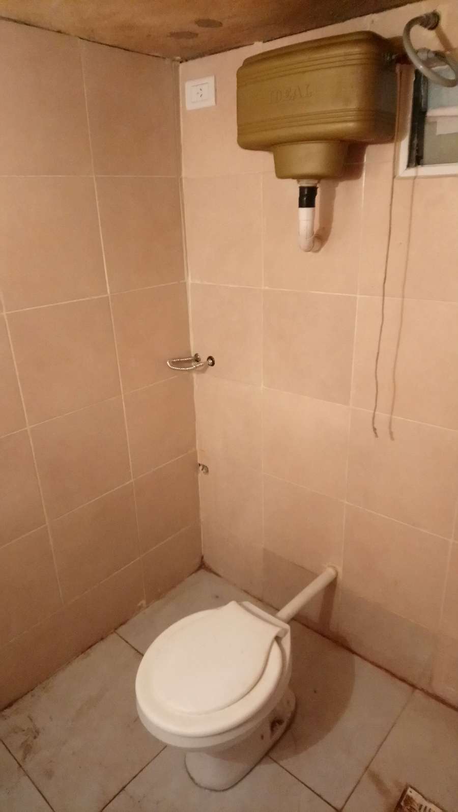 Galpn Parablico Interno Con Oficina Y Bao. - Galpón en Alquiler en Rosario con 321 m2 cubiertos y 416 m2 totales - imagen 15