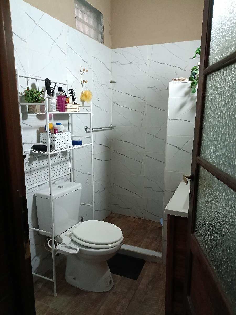 Vendo Linda Casa, Garage. Jardn. Vivienda. Comercial. Profesional - Casa en Venta en Bernal con 2 dorm., 4 amb., 96 m2 cubiertos y 196 m2 totales - imagen 10