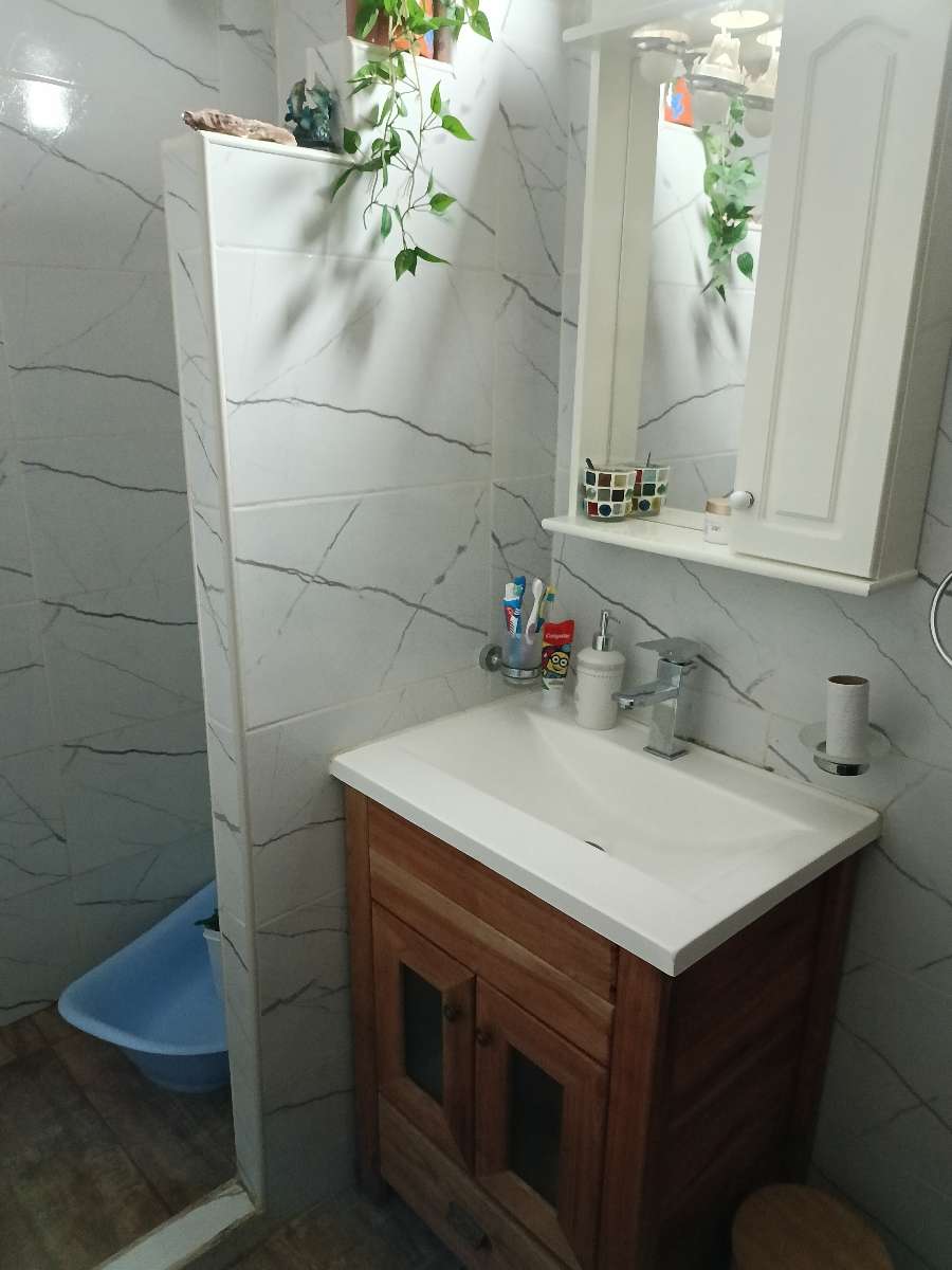 Vendo Linda Casa, Garage. Jardn. Vivienda. Comercial. Profesional - Casa en Venta en Bernal con 2 dorm., 4 amb., 96 m2 cubiertos y 196 m2 totales - imagen 11